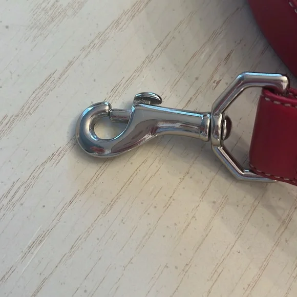 Dog leash Coach Dog leash Like new deep red color very classic - Picture 6 of 8